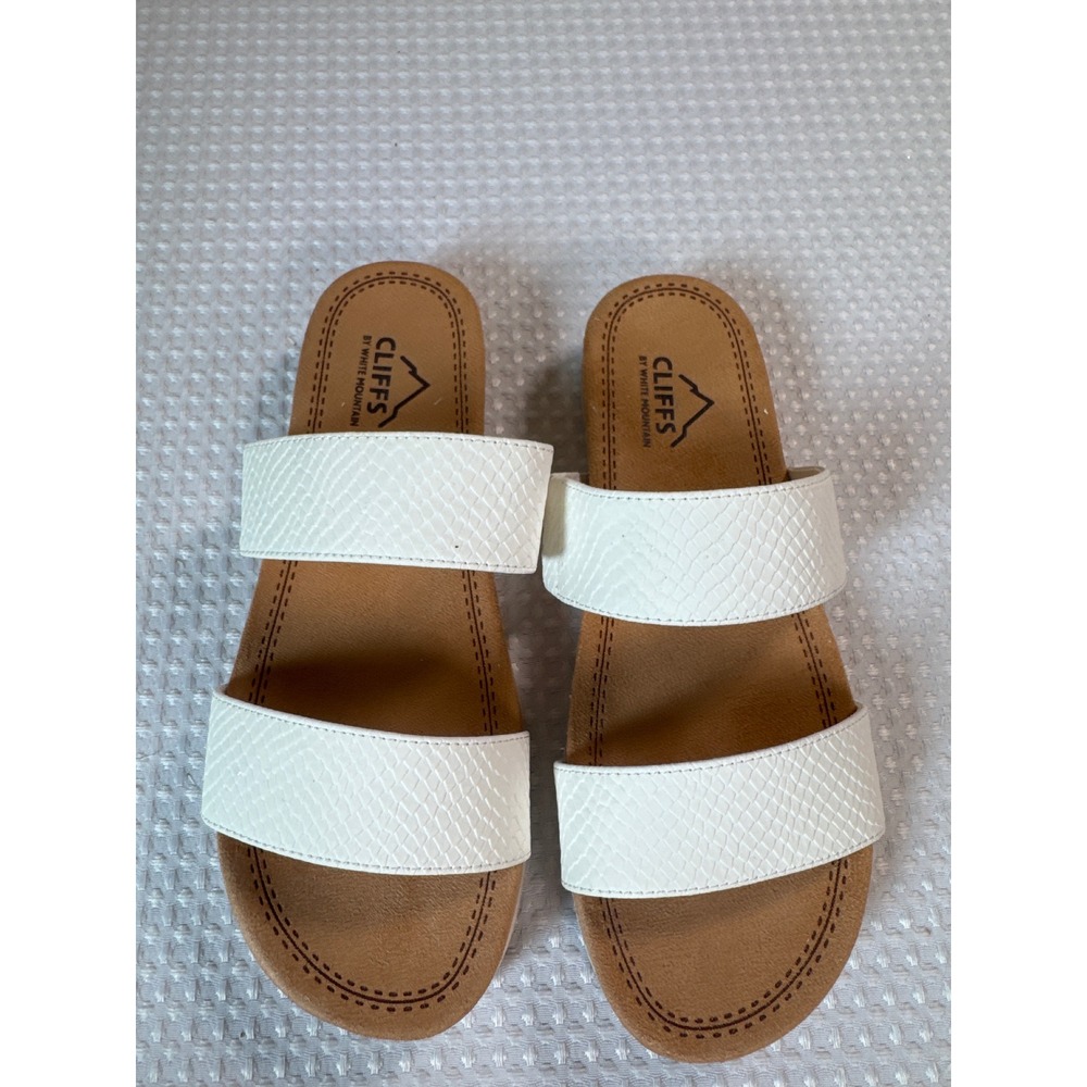 Cliffs by White Mountain Sandals Women 7 Tahlie White Snakeskin EUC